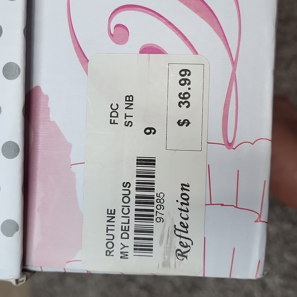 Gray Heels - Picture 6 of 6